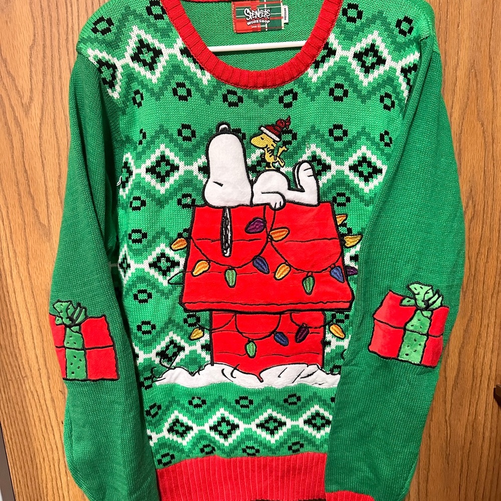 Spencer's Workshop Snoopy light & sound Christmas sweater